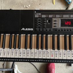 Alesis Melody 61 MKII 61 Key Portable Keyboard 