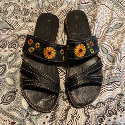 Woman’s Sunflower Sandals