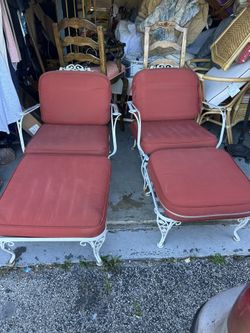 2 Vintage Chairs 