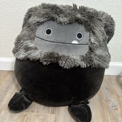 18” Wallis The Yeti Squishmallow