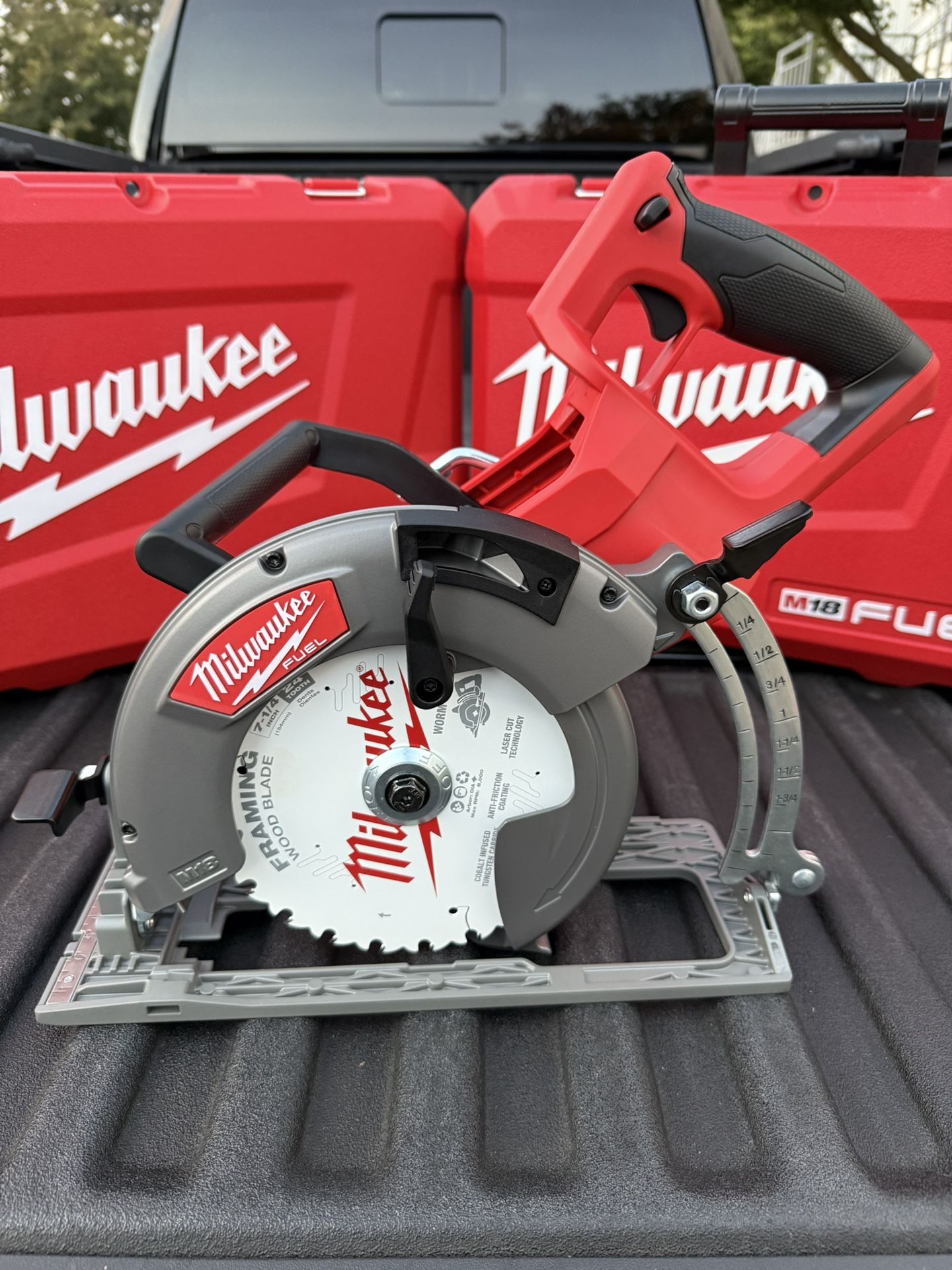 Milwaukee M18 FUEL 7-1/4” Rear Handle Circular Saw – Only Tool