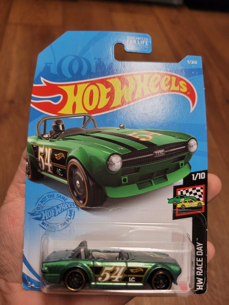 HOT WHEELS TRIUMPH TR6