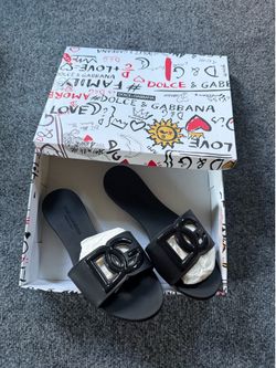 D&G sandals