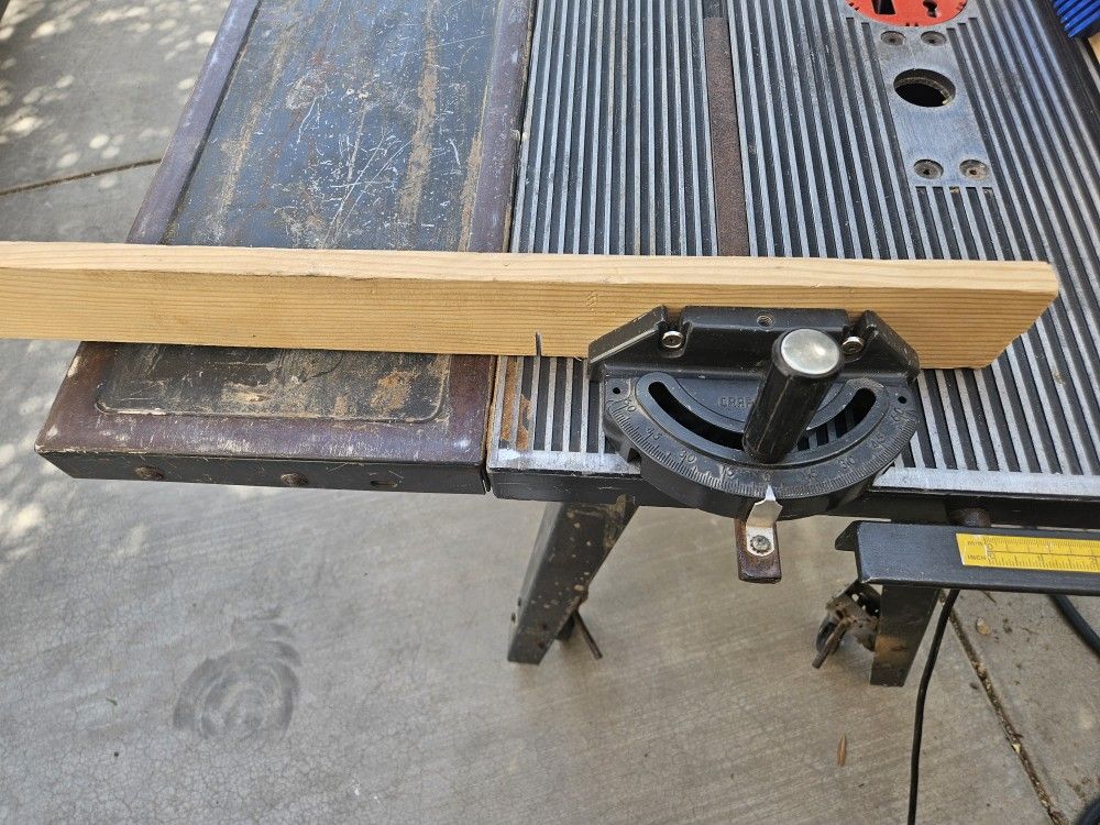 Craftsman 10" Table Saw with lift wheels