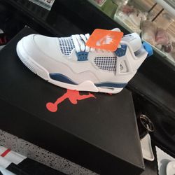 Air Jordan Retro 4