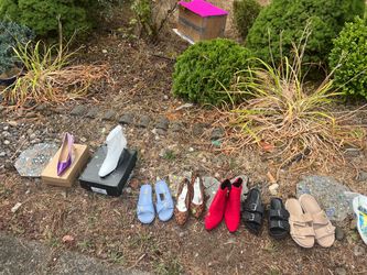 Yard sale!!!!! 10-5pm today only