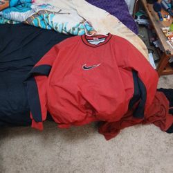 Nike Pullover Windbreaker With Zipper Pockets