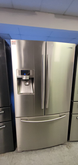 Samsung French Door Fridge — Stainless, Ice/Water in Door