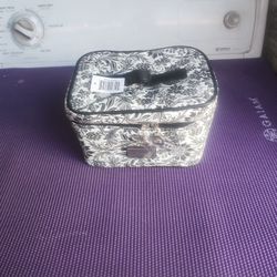 Belle Rosso Makeup Bag