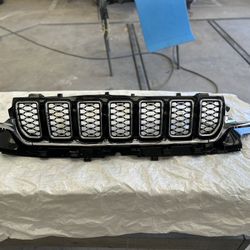 Complete front Grille Jeep Grand Cherokee 2022, 2022, 2023, 2024.