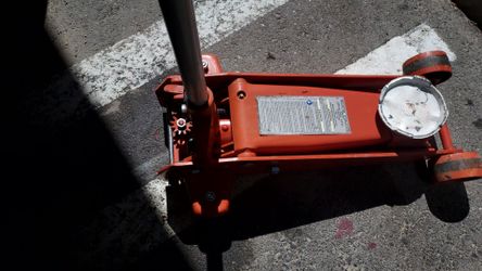 Red Hydraulic Floor Jack