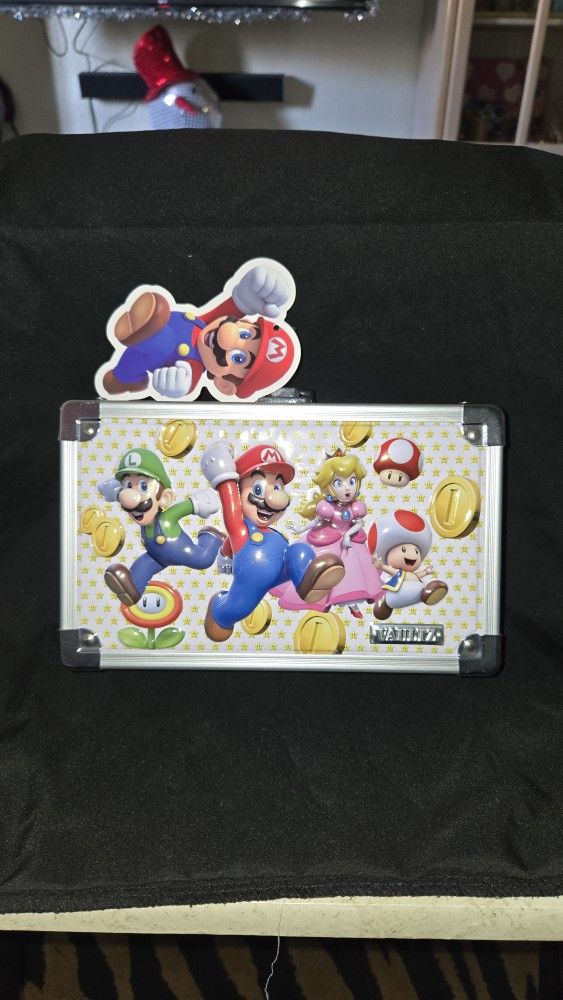 Super Mario Bros Locking Supply Box Vaultz Official Nintendo 8.5"