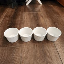 set of 4 Sur La Table "Oven to Table" Stoneware Ramekins, white ribbed stoneware, made in Portugal, great condition