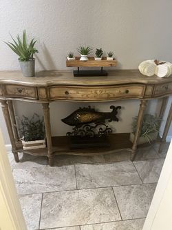 Crest view Entre Table 65x35x13