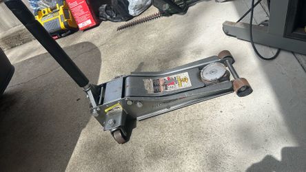 Pittsburgh floor jack rapid pump 3 ton
