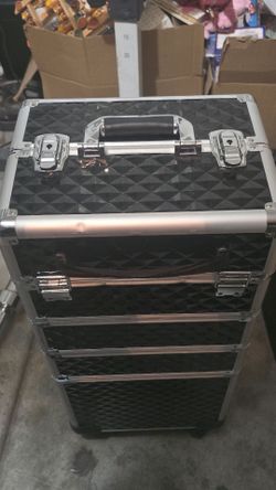 Roll up make up case