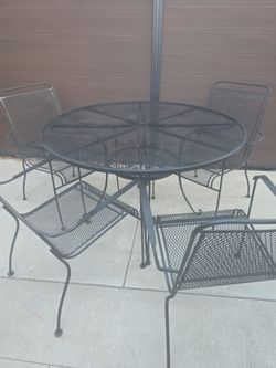 New patio 5 piece set 399 use 3 times Glendora