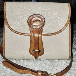 Vintage Dooney and Bourke Essex Bag in Cream/London Tan