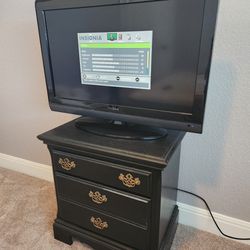 32 inch LCD 1080 with remote