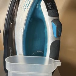 House hold appliance 