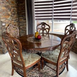 Round Wooden Breakfast Table 