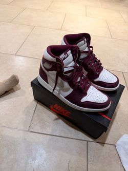 Air jordan 1 bordeaux size 9.5