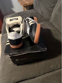 Adidas size 9 women