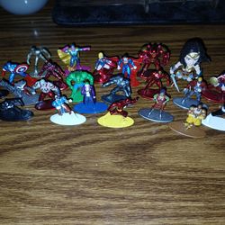 Mini die cast super heros