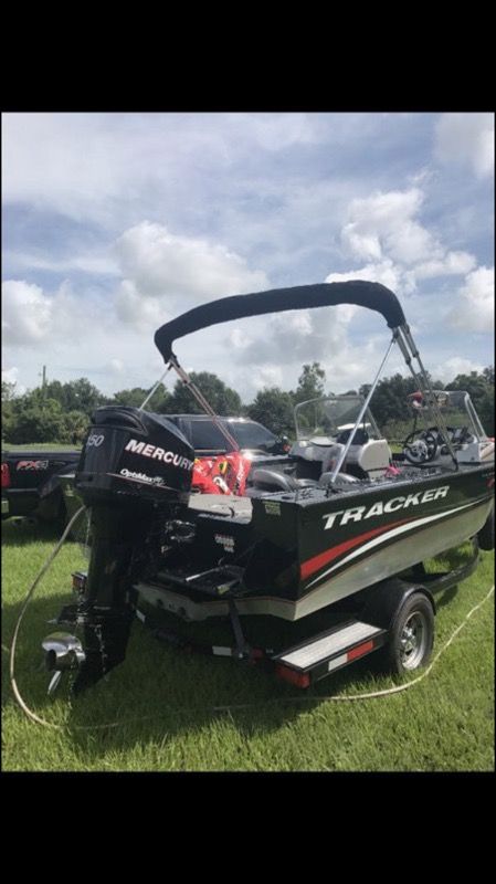 Bass tracker