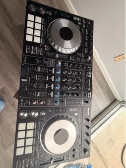 Pioneer DDJ SZ2 Controller