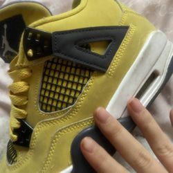 Jordan 4s Size 5y