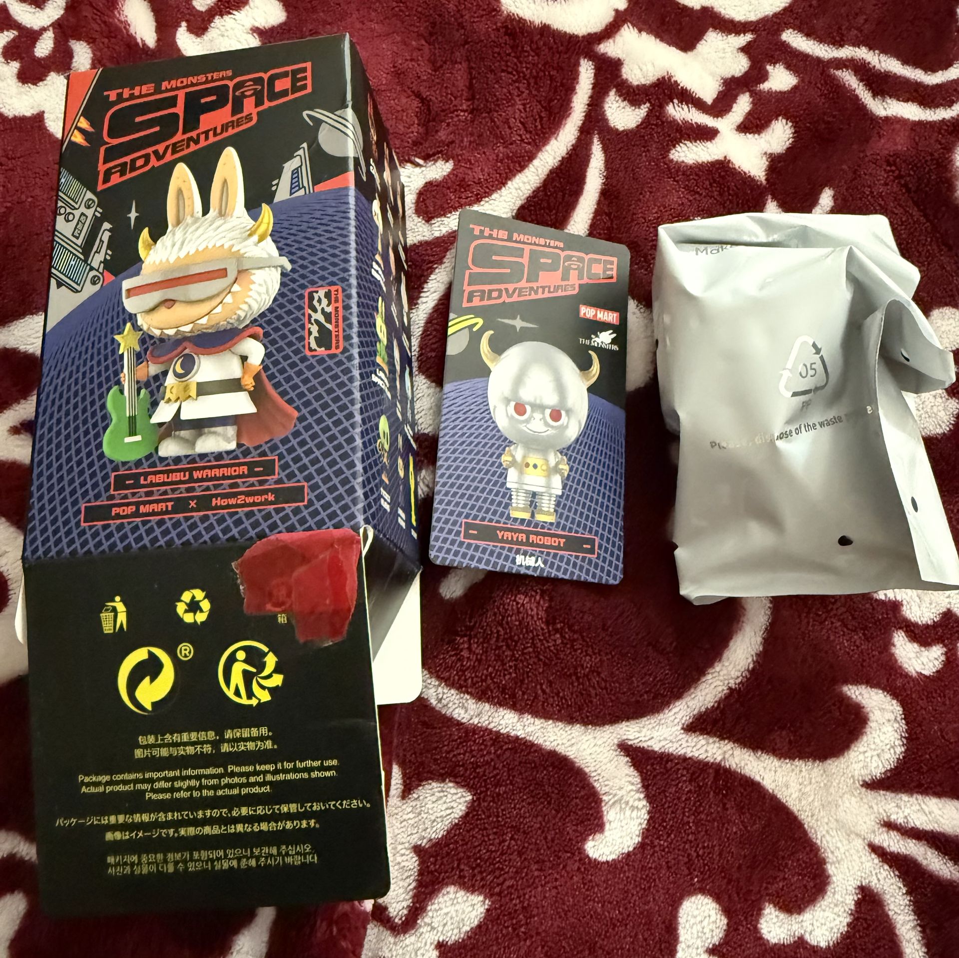 YAYA ROBOT The Monsters SPACE ADVENTURES Discontinued Figure LABUBU