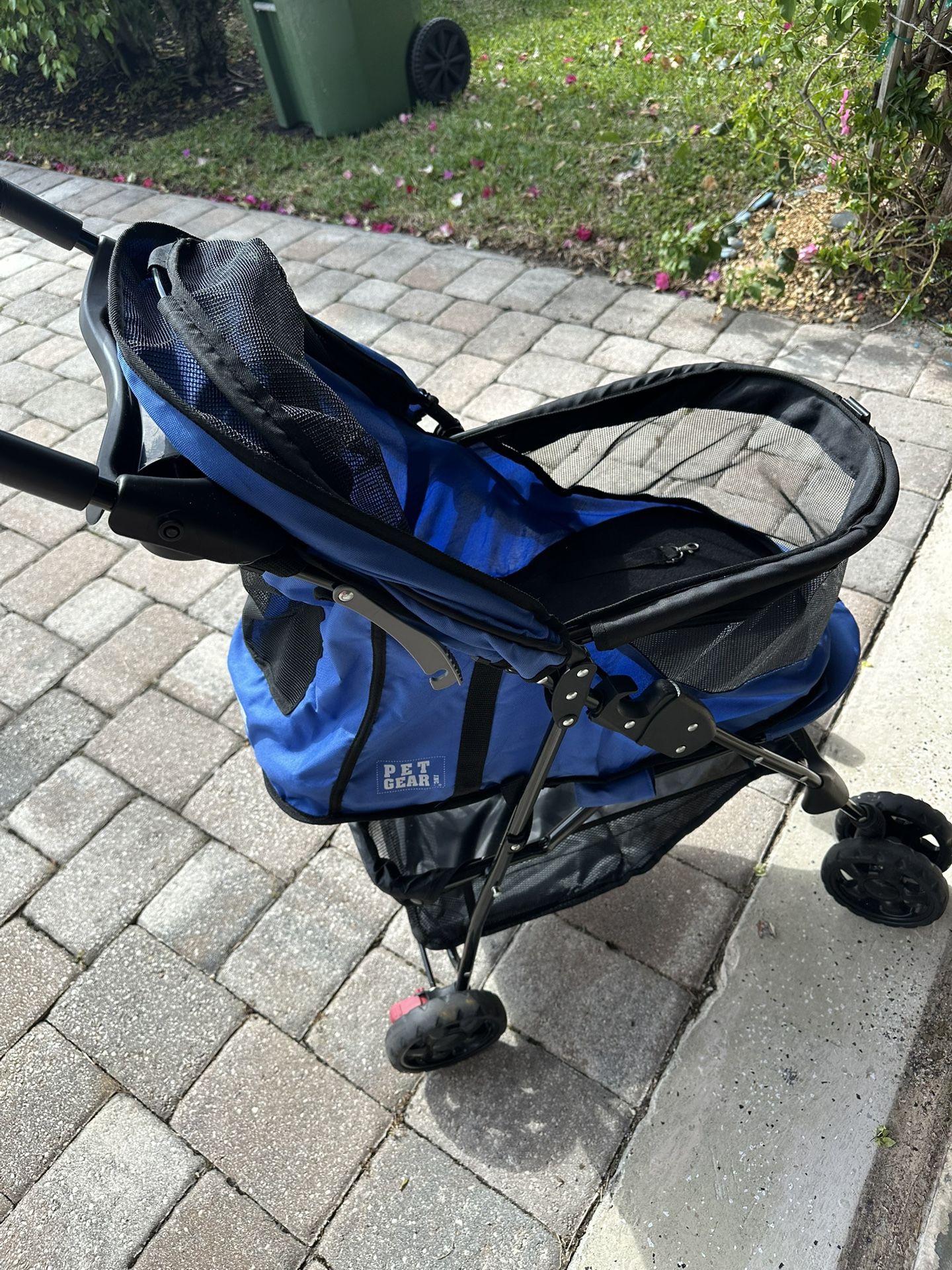 Dog Stroller $90 Very Good Condition 