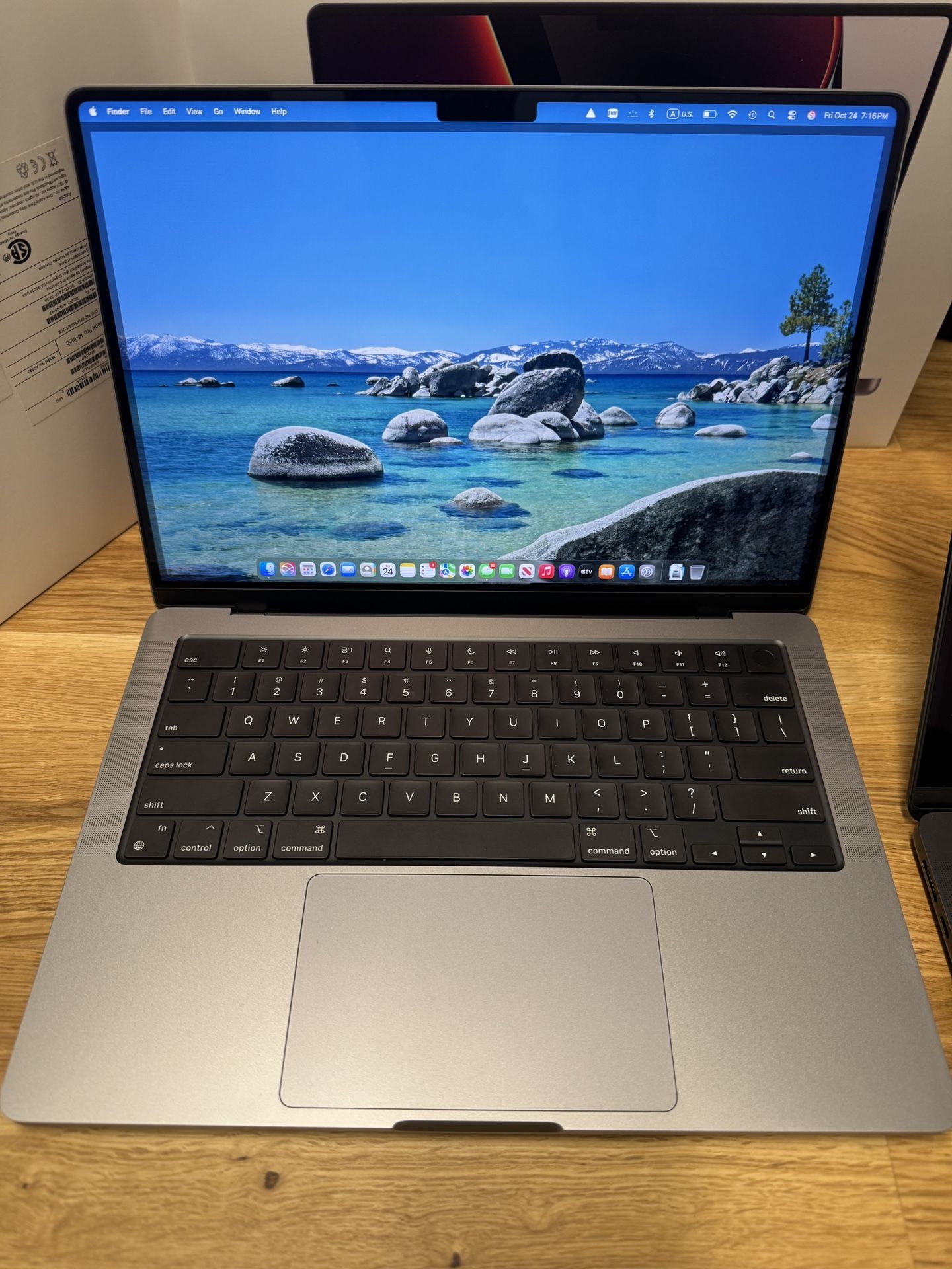 MacBook Pro 14β (2021)