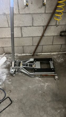 Motorcycle jack