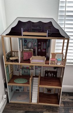 Dollhouse - Large 3-Story Dollhouse