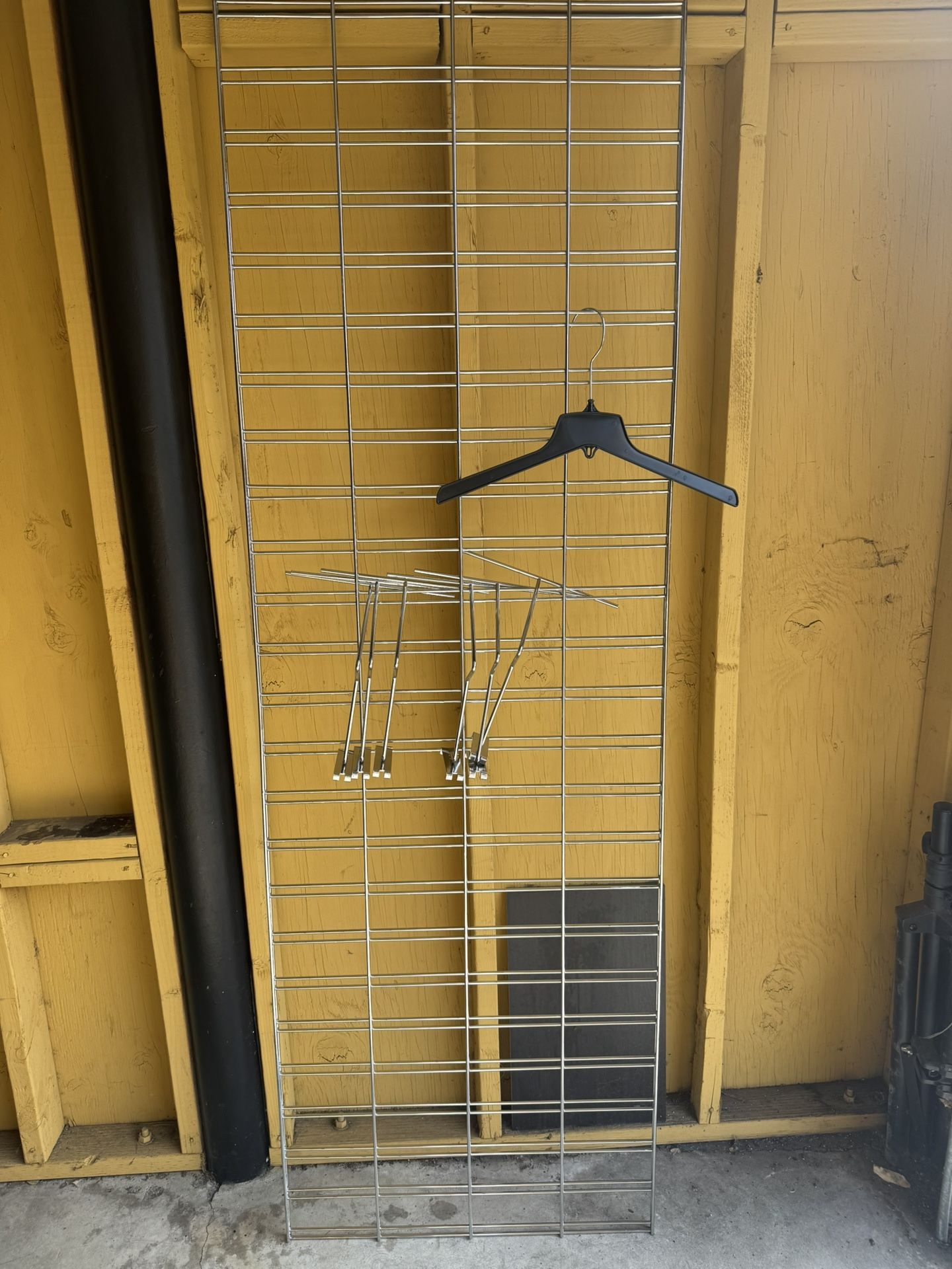 Wire Grid Wall Display Rack