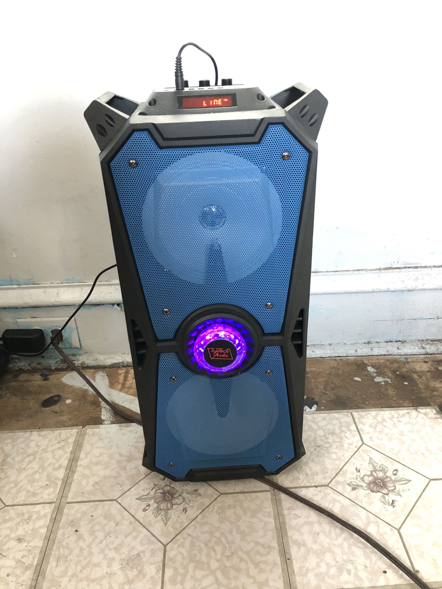 Very loud light up Bluetooth speaker