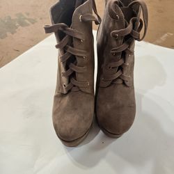 Women's Platform Chunky Heel Lace Up Booties. Size 6