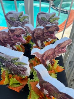 Dinosaurs center pieces