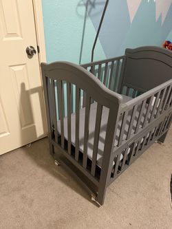 baby crib