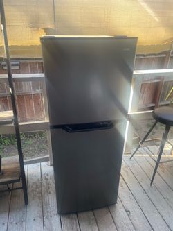 Danby 7.2 cb ft freezer and refrigerator