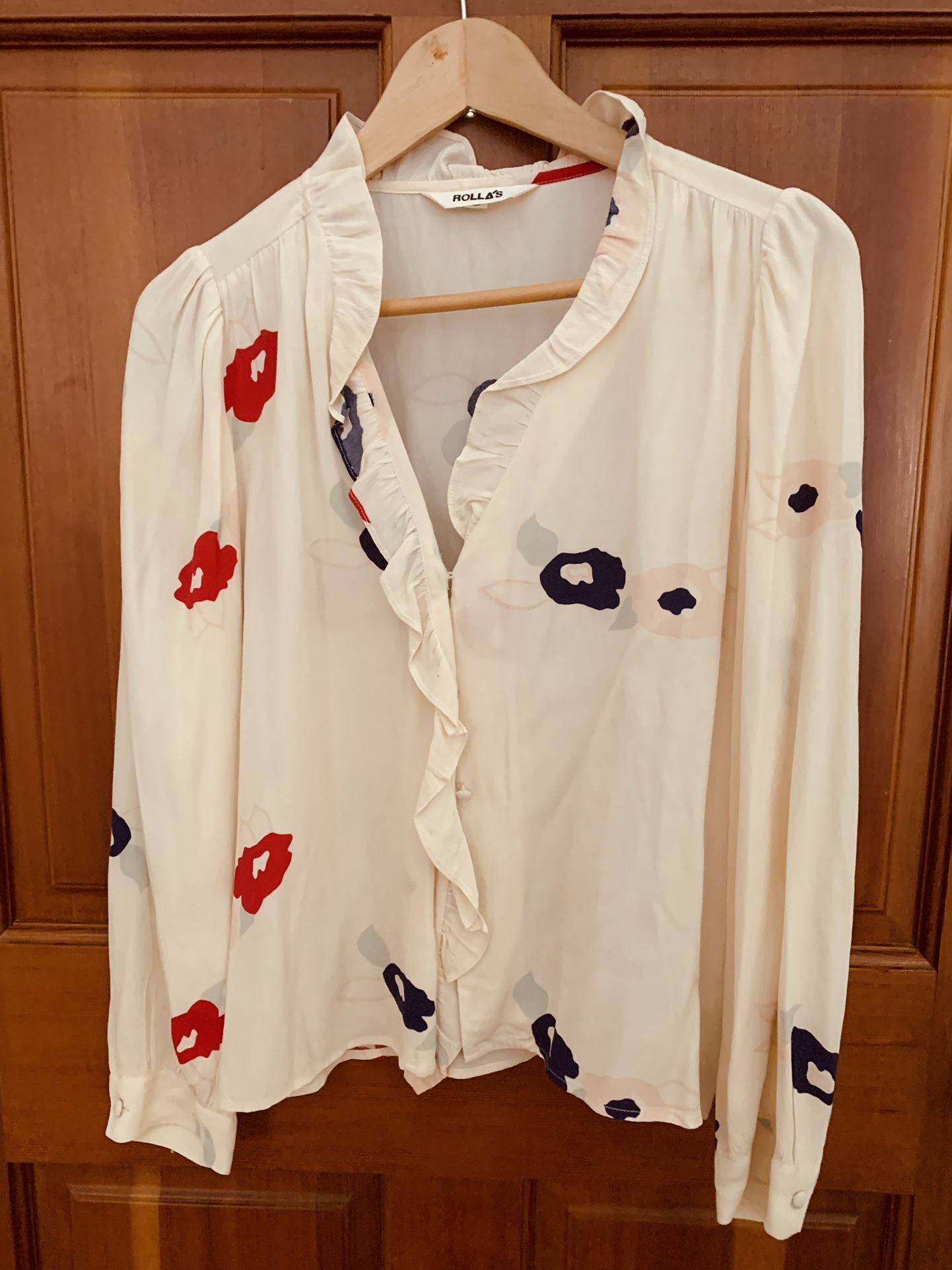 Rolla's "Lily" Blouse Size M 10 , Light Peach with Blue Red , and Peach flowers