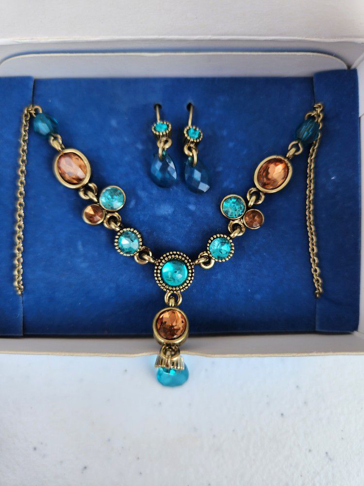 Avon Teal And Topaz Necklace And Earring Set
