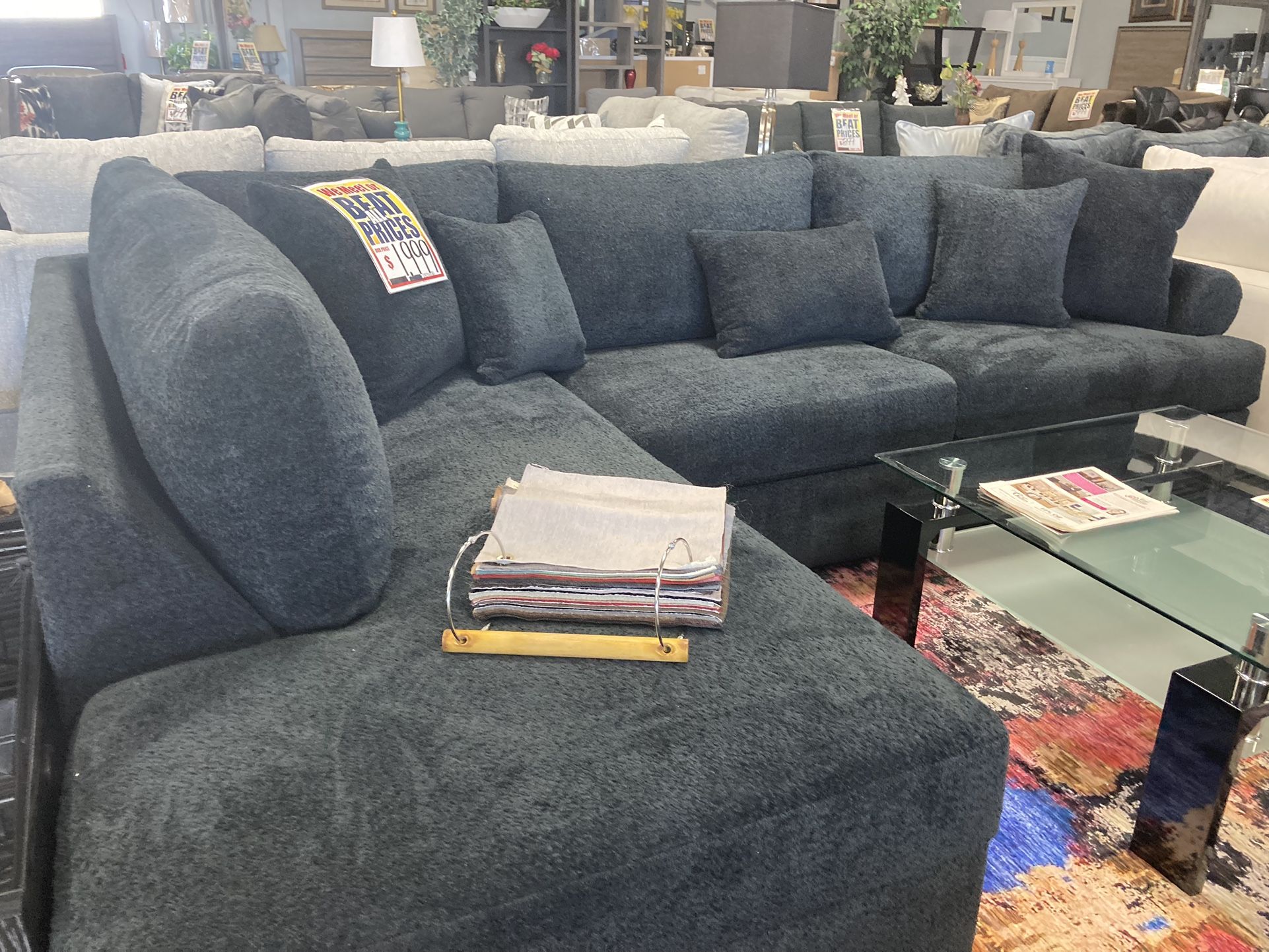 Fabulous Comfy Sectional ☑️📲 $1899