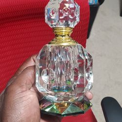 Heavy Craved Perfume Body That Weighs 900 Grams
