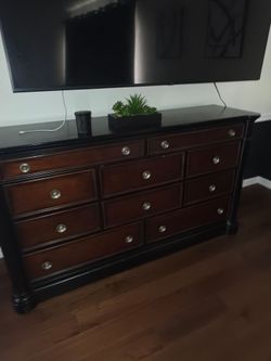 Dresser