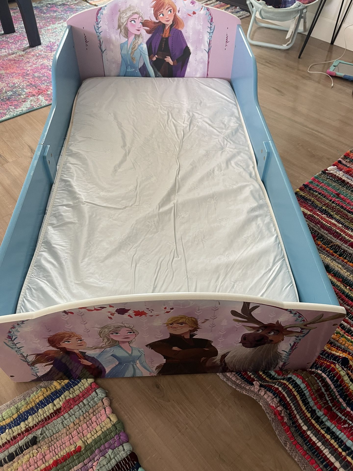 Frozen Girls Toddler Bed Used 3 Times