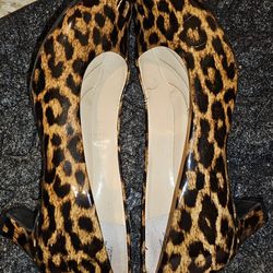 Womens Size 6 wide Easy Spirit Animal Print Shoes 