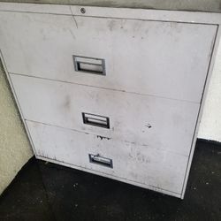 Free File cabinet 
